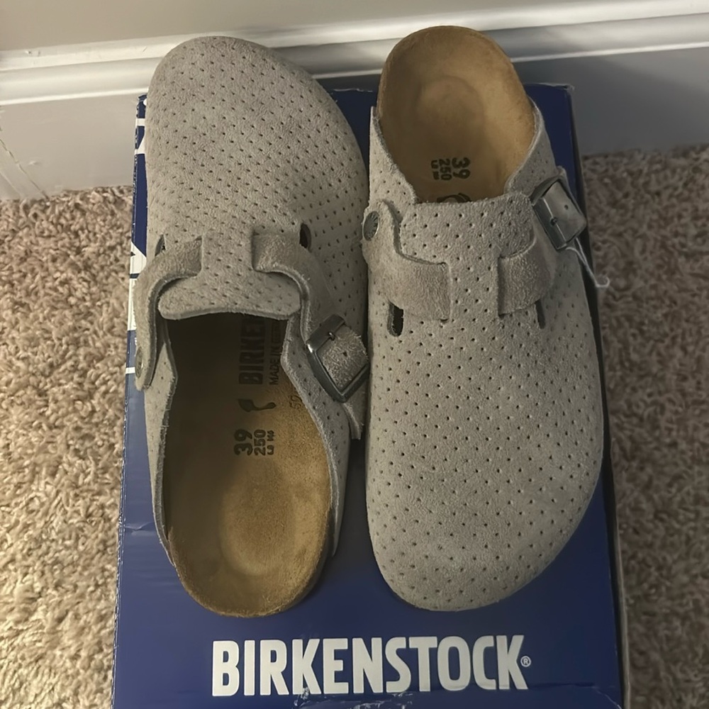 NWT Birkenstock Suede Embossed Dotted Stone Boston Clog